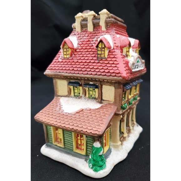 Cobblestone Corner COUNTRY HOTEL Small Christmas Village building 4-3/4"high - Picture 5 of 6